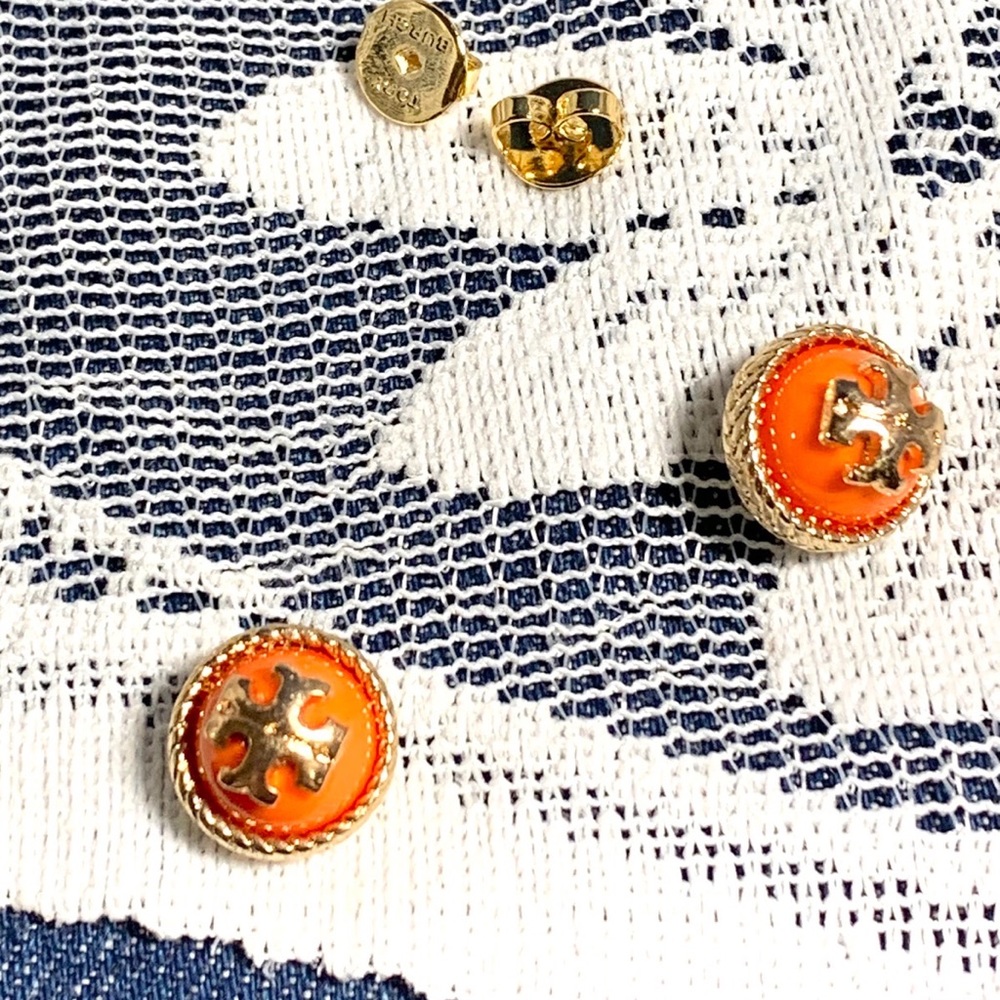 3 items free shipping Tory Burch resin earring